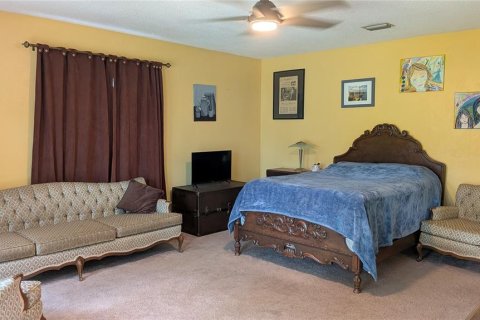 House in DeLand, Florida 3 bedrooms, 204.76 sq.m. № 2141076 - photo 20