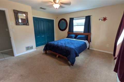 House in DeLand, Florida 3 bedrooms, 204.76 sq.m. № 2141076 - photo 28