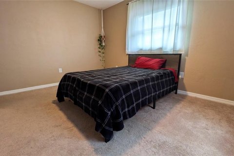 House in DeLand, Florida 3 bedrooms, 204.76 sq.m. № 2141076 - photo 26