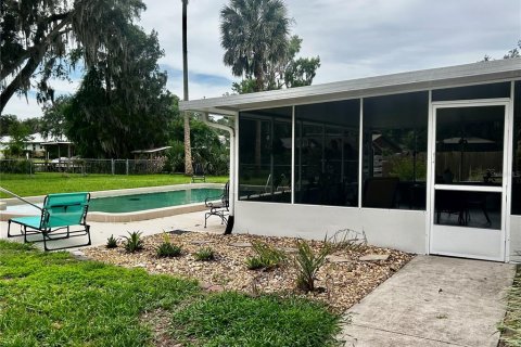 House in DeLand, Florida 3 bedrooms, 204.76 sq.m. № 2141076 - photo 8