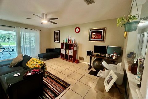 House in DeLand, Florida 3 bedrooms, 204.76 sq.m. № 2141076 - photo 13