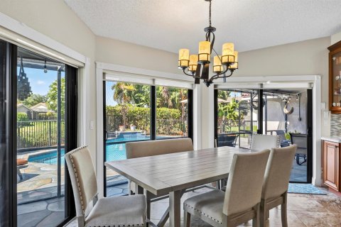 House in Coral Springs, Florida 5 bedrooms, 306.58 sq.m. № 2190053 - photo 11