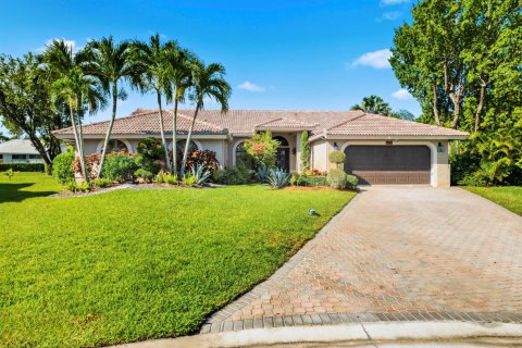 House in Coral Springs, Florida 5 bedrooms, 306.58 sq.m. № 2190053 - photo 4