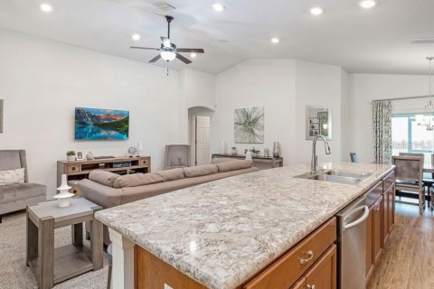 Casa en venta en Haines City, Florida, 4 dormitorios, 159.33 m2 № 1902762 - foto 5