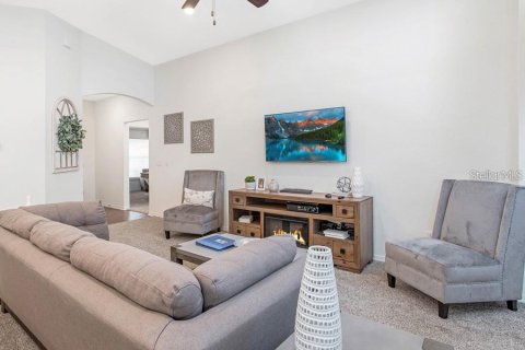 Casa en venta en Haines City, Florida, 4 dormitorios, 159.33 m2 № 1902762 - foto 8