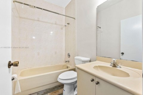 Adosado en venta en Dania Beach, Florida, 3 dormitorios, 150.04 m2 № 1944050 - foto 14