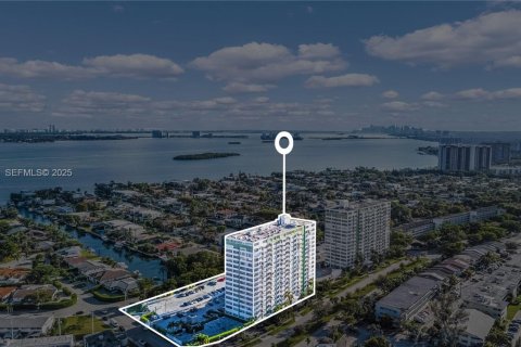 Copropriété à vendre à North Miami, Floride: 2 chambres, 110.37 m2 № 1977404 - photo 2