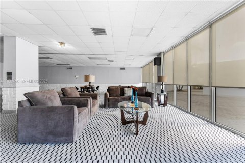 Copropriété à vendre à North Miami, Floride: 2 chambres, 110.37 m2 № 1977404 - photo 30