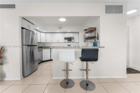Copropriété à vendre à North Miami, Floride: 2 chambres, 110.37 m2 № 1977404 - photo 15