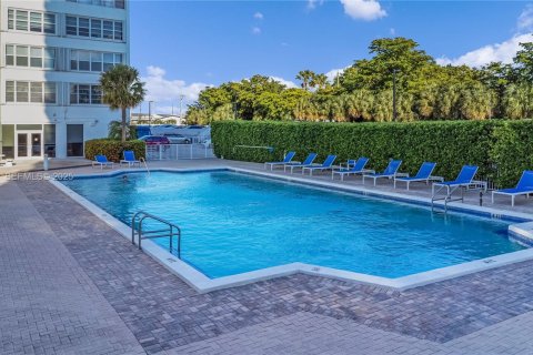 Copropriété à vendre à North Miami, Floride: 2 chambres, 110.37 m2 № 1977404 - photo 25