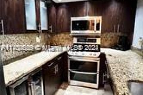 Copropriété à louer à Miami, Floride: 1 chambre, 55.09 m2 № 2018903 - photo 2