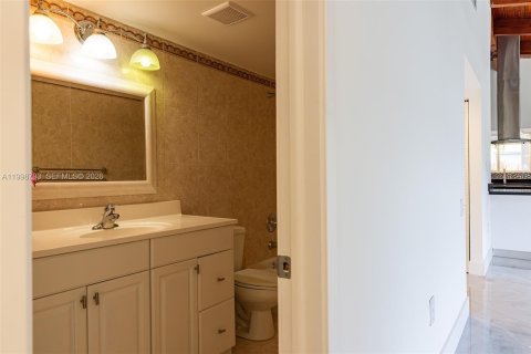 Casa en venta en Miami, Florida, 4 dormitorios, 182.83 m2 № 2060680 - foto 19