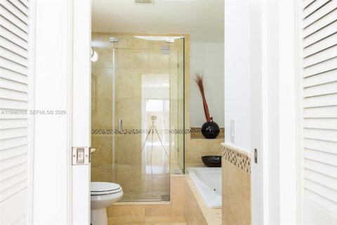 Casa en venta en Miami, Florida, 4 dormitorios, 182.83 m2 № 2060680 - foto 27