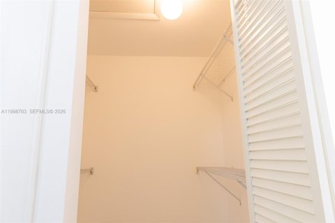 Casa en venta en Miami, Florida, 4 dormitorios, 182.83 m2 № 2060680 - foto 26