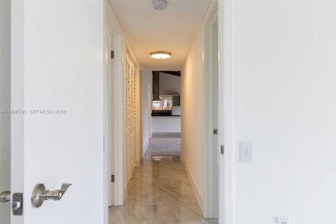 Casa en venta en Miami, Florida, 4 dormitorios, 182.83 m2 № 2060680 - foto 18