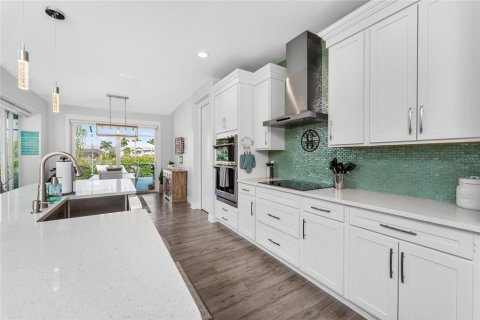 Villa ou maison à vendre à Port Charlotte, Floride: 3 chambres, 201.13 m2 № 2200058 - photo 23