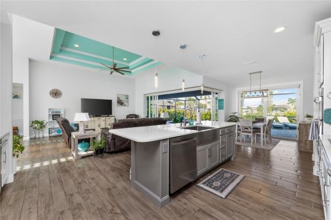 Villa ou maison à vendre à Port Charlotte, Floride: 3 chambres, 201.13 m2 № 2200058 - photo 24