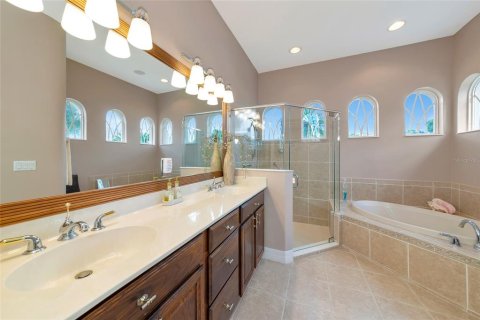 House in Bradenton, Florida 4 bedrooms, 268.39 sq.m. № 2150274 - photo 29