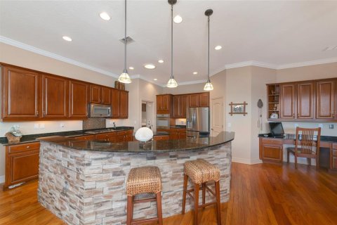 House in Bradenton, Florida 4 bedrooms, 268.39 sq.m. № 2150274 - photo 11