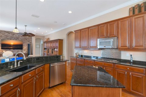 House in Bradenton, Florida 4 bedrooms, 268.39 sq.m. № 2150274 - photo 15