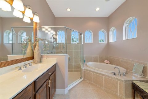 House in Bradenton, Florida 4 bedrooms, 268.39 sq.m. № 2150274 - photo 30