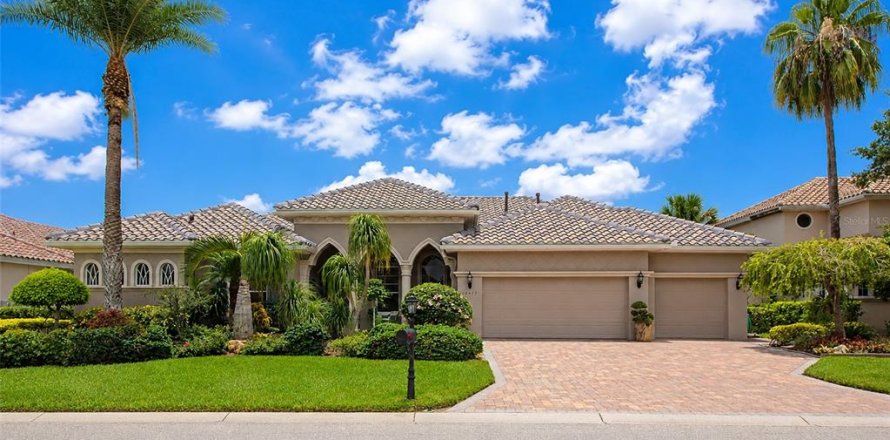House in Bradenton, Florida 4 bedrooms, 268.39 sq.m. № 2150274