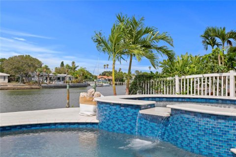 Casa en venta en Saint Pete Beach, Florida, 3 dormitorios, 218.13 m2 № 1683160 - foto 29