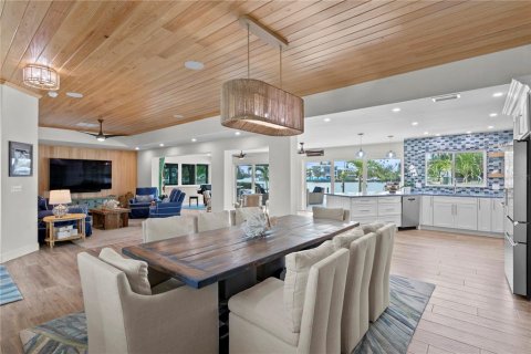 Villa ou maison à vendre à Saint Pete Beach, Floride: 3 chambres, 218.13 m2 № 1683160 - photo 12