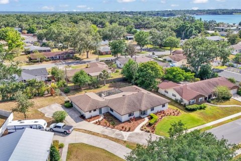 House in Lakeland, Florida 4 bedrooms, 230.68 sq.m. № 1716495 - photo 11