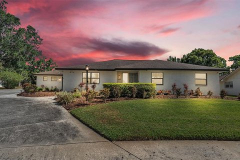 House in Lakeland, Florida 4 bedrooms, 230.68 sq.m. № 1716495 - photo 15