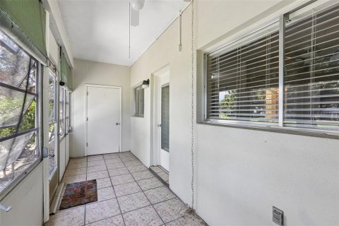 Condo in Seminole, Florida, 1 bedroom  № 2149071 - photo 17