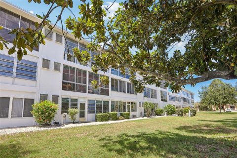 Condo in Seminole, Florida, 1 bedroom  № 2149071 - photo 22