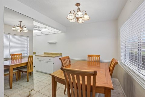 Condo in Seminole, Florida, 1 bedroom  № 2149071 - photo 5