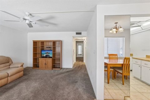 Condo in Seminole, Florida, 1 bedroom  № 2149071 - photo 6