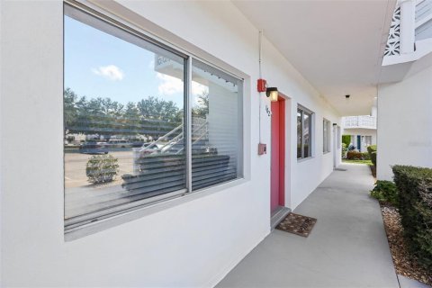 Condo in Seminole, Florida, 1 bedroom  № 2149071 - photo 2