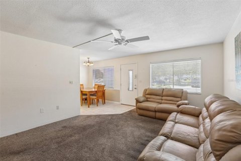 Condo in Seminole, Florida, 1 bedroom  № 2149071 - photo 9