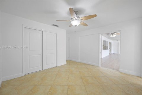 House in Sunrise, Florida 2 bedrooms, 142.79 sq.m. № 2058533 - photo 12