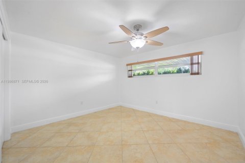 House in Sunrise, Florida 2 bedrooms, 142.79 sq.m. № 2058533 - photo 16