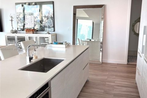 Condo in Miami, Florida, 3 bedrooms  № 2083602 - photo 5