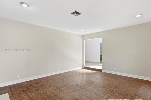 Villa ou maison à louer à Miami, Floride: 5 chambres, 309.27 m2 № 1994258 - photo 23