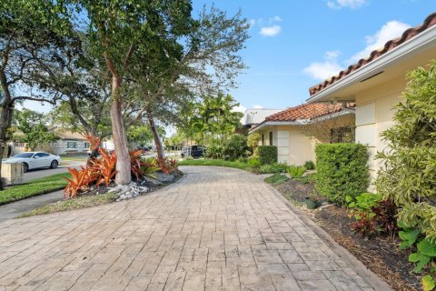 Villa ou maison à louer à Miami, Floride: 5 chambres, 309.27 m2 № 1994258 - photo 5