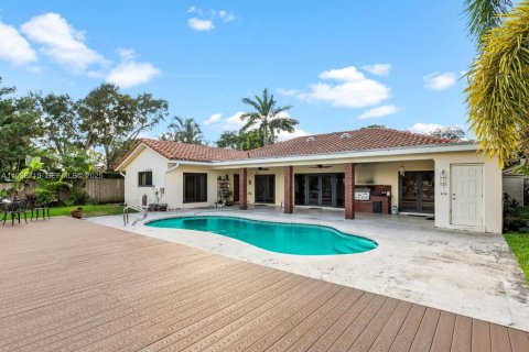 Villa ou maison à louer à Miami, Floride: 5 chambres, 309.27 m2 № 1994258 - photo 11