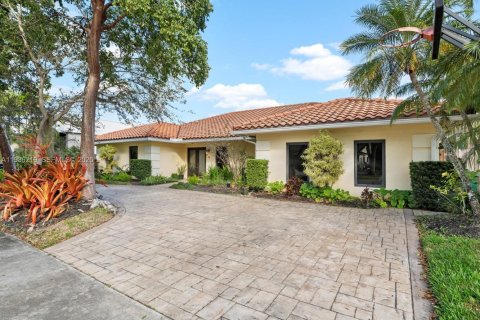 Villa ou maison à louer à Miami, Floride: 5 chambres, 309.27 m2 № 1994258 - photo 4