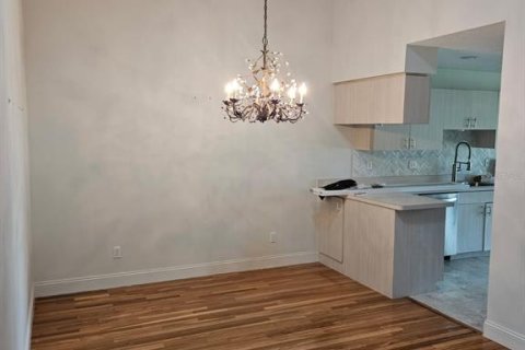 Condo in Sun City Center, Florida, 2 bedrooms  № 1737239 - photo 6