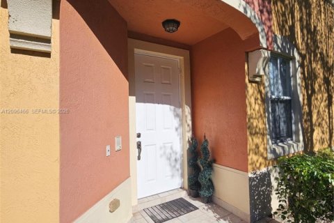 Touwnhouse à louer à Miami, Floride: 4 chambres, 178.93 m2 № 2393374 - photo 4