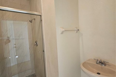 Touwnhouse à louer à Miami, Floride: 4 chambres, 178.93 m2 № 2393374 - photo 28