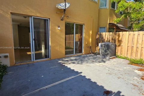 Touwnhouse à louer à Miami, Floride: 4 chambres, 178.93 m2 № 2393374 - photo 24