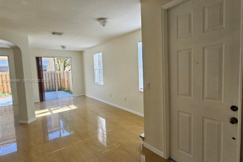 Touwnhouse à louer à Miami, Floride: 4 chambres, 178.93 m2 № 2393374 - photo 6