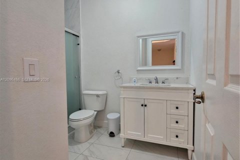Touwnhouse à louer à Miami, Floride: 4 chambres, 178.93 m2 № 2393374 - photo 30