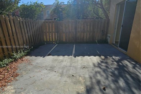 Touwnhouse à louer à Miami, Floride: 4 chambres, 178.93 m2 № 2393374 - photo 26